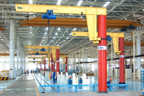 Floor mounted jib crane