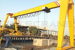 Single_beam_gantry_crane_