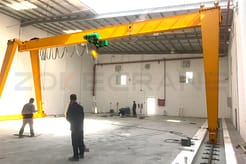 Single_beam_gantry_crane_