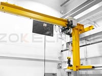 Wall traveling jib crane