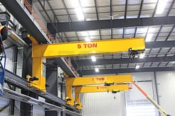 Wall_traveling_jib_crane_