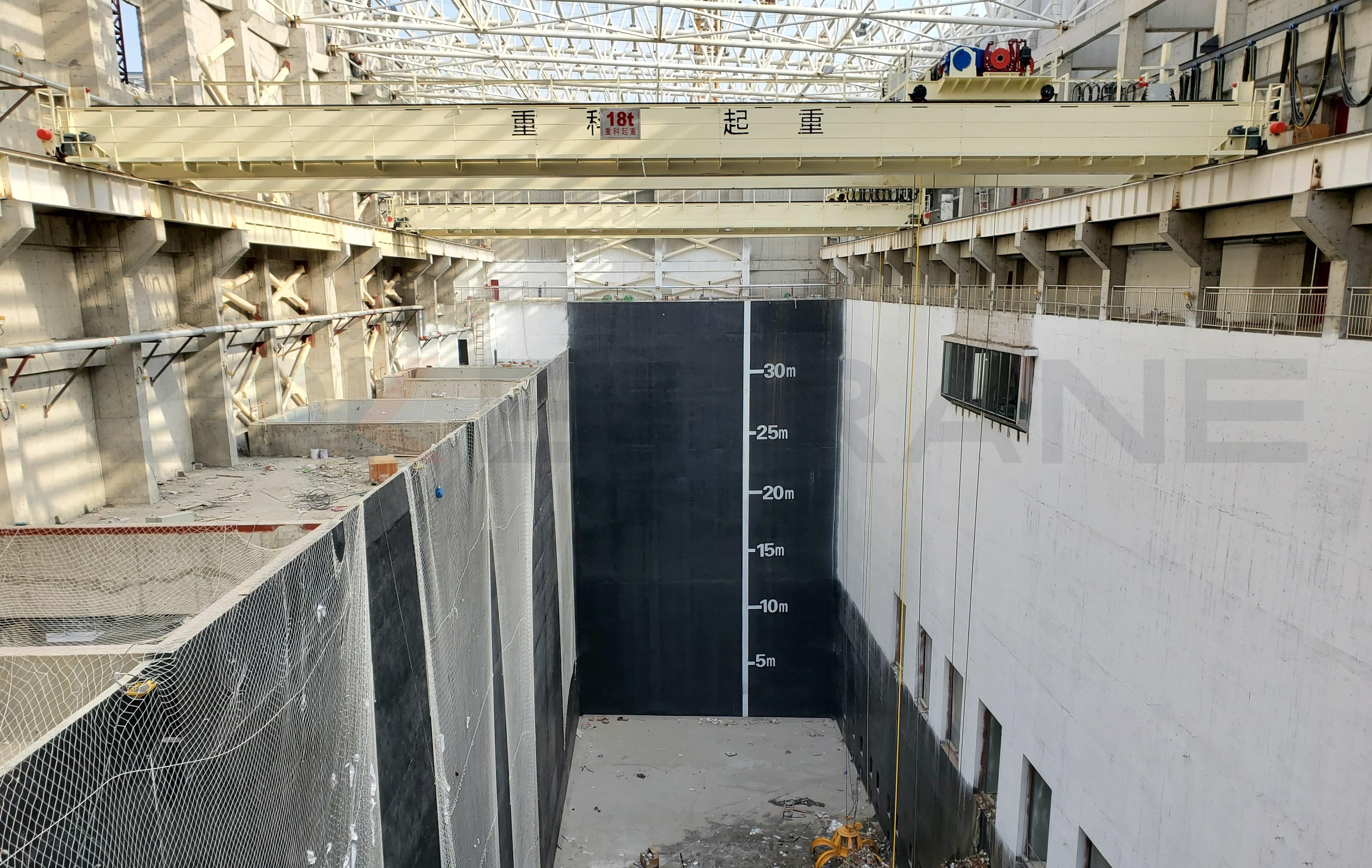 t Overhead crane with grab