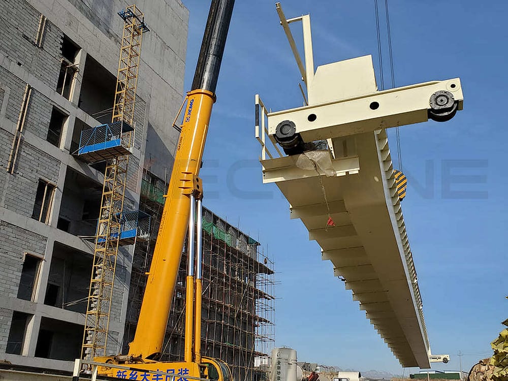 t carroponte a doppia trave per la movimentazione dei rifiuti Installazione in corso