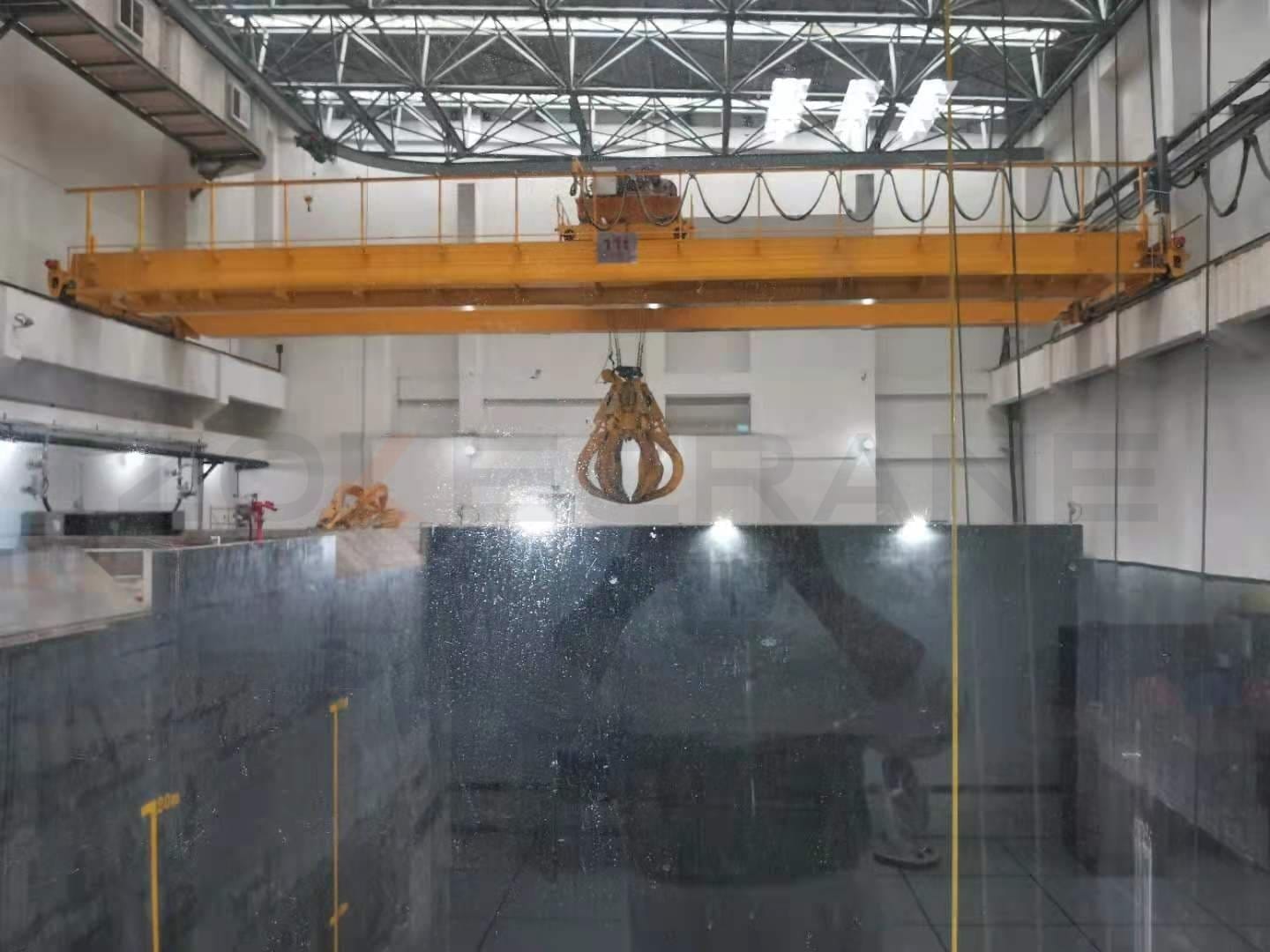 Garbage grab overhead crane