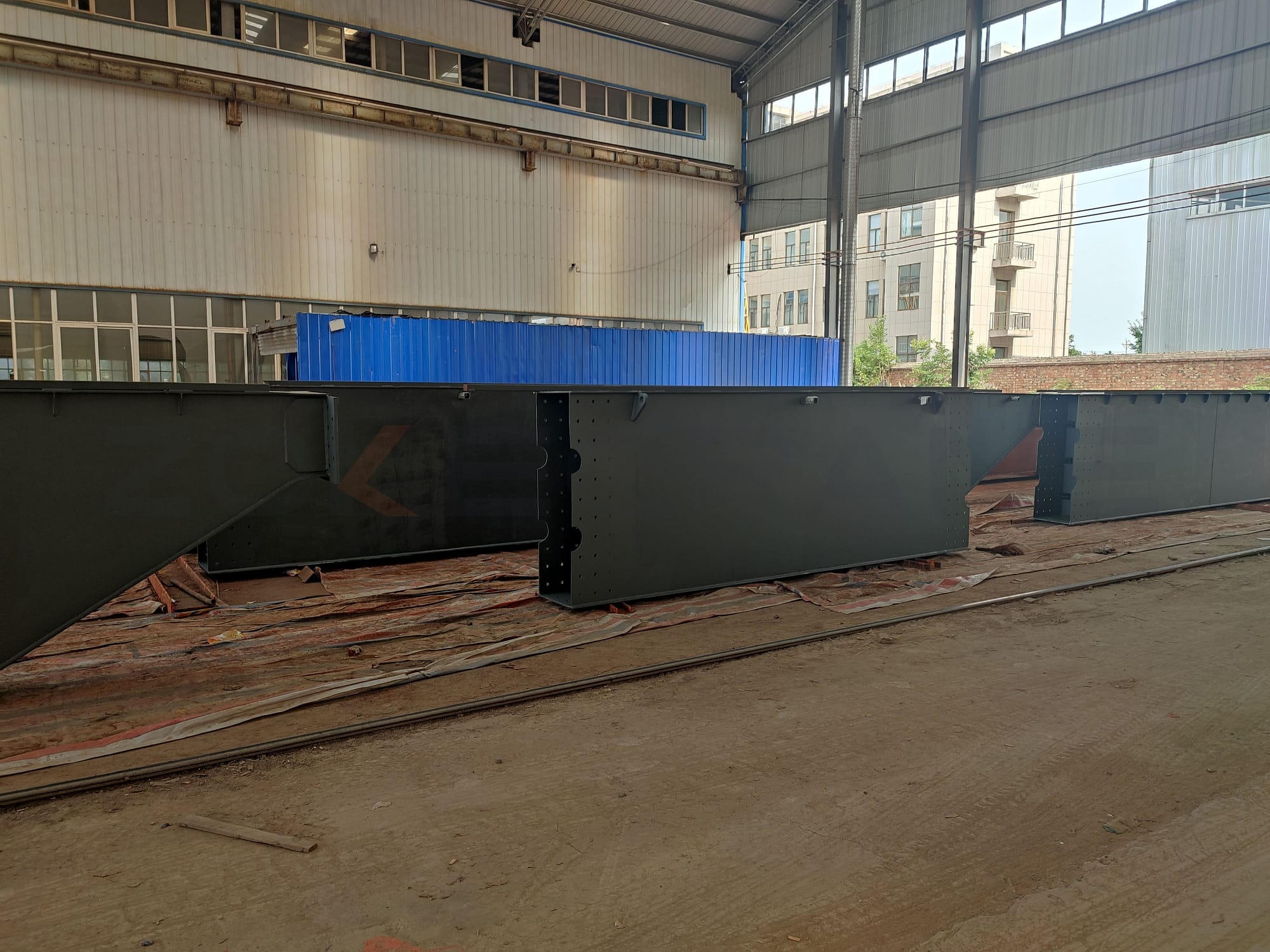 1 Set of 25 Ton Double Girder Overhead Crane For Sale to Qatar ZOKE CRANE