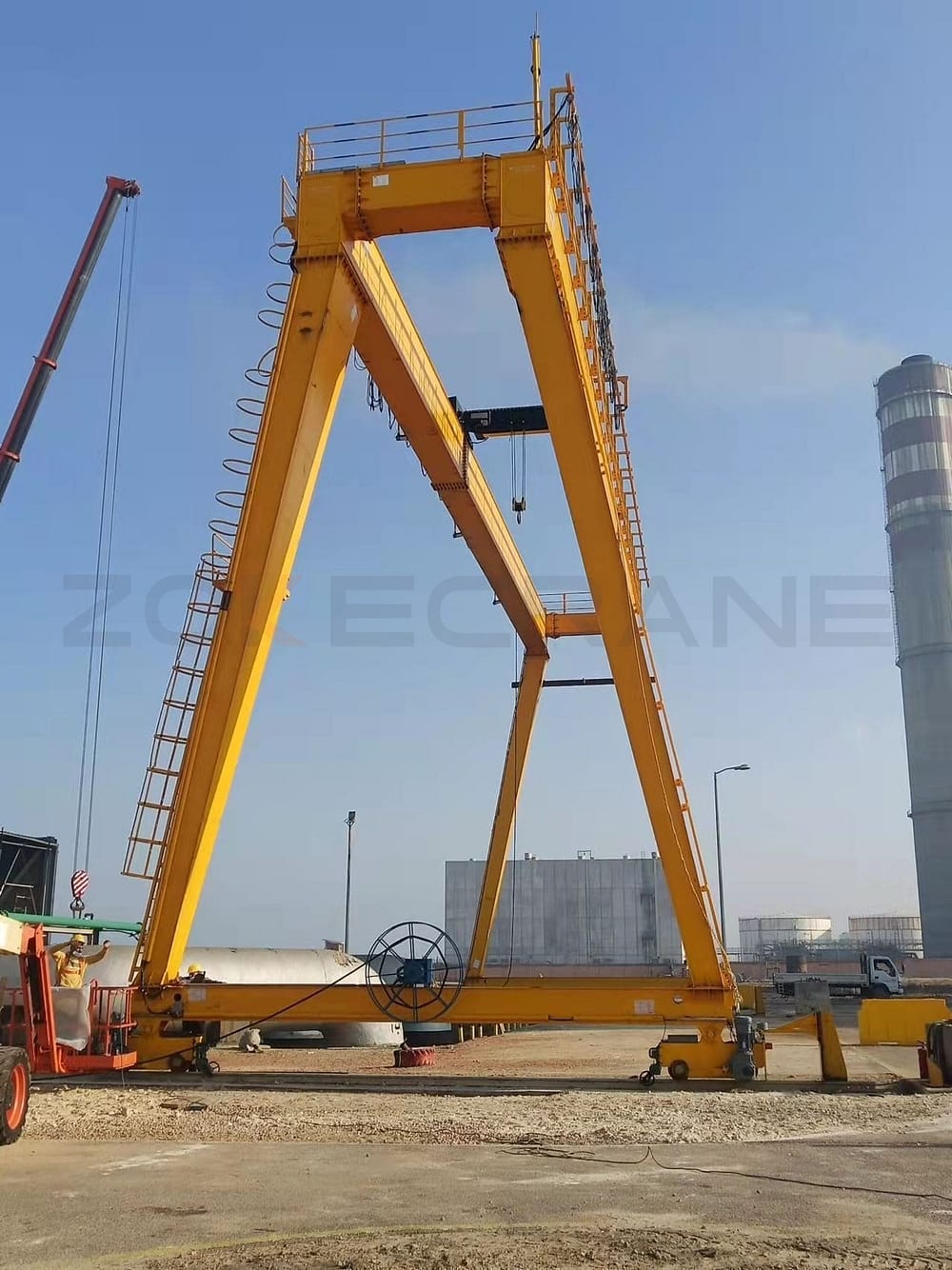 Imagen de la grúa de instalación