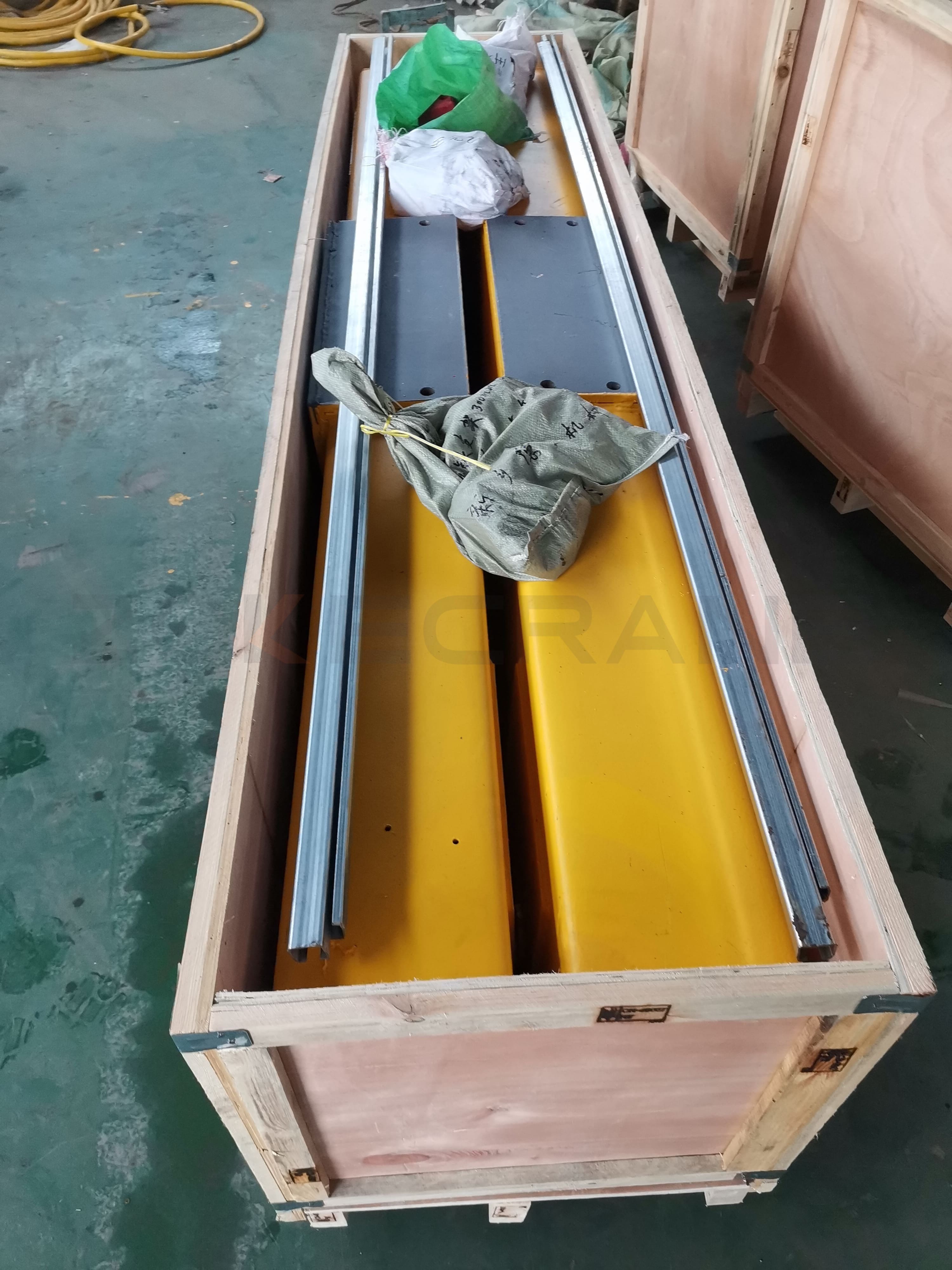 End carriages ofT single girder overhead crane