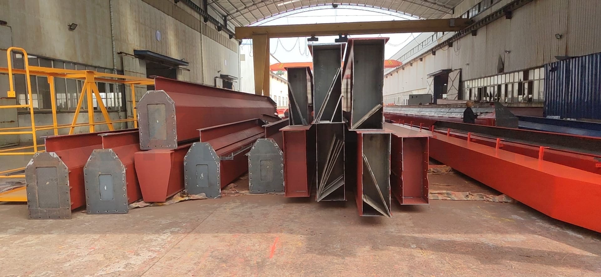 the picture of overhead crane making process